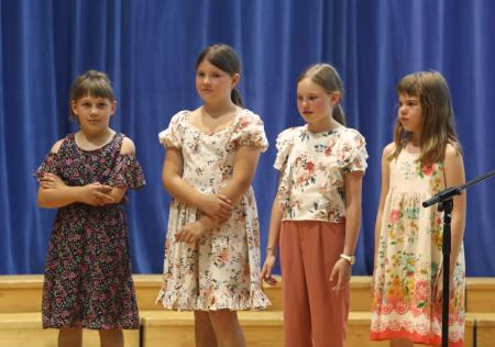 PRIREDITEV OB DNEVU DRŽAVNOSTI IN ZAKLJUČKU ŠOLSKEGA LETA 11 FOTO LJUBO VUKELIČ